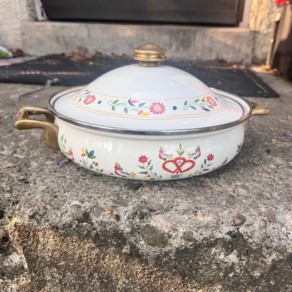 Vintage Enamel pot with lid with brass handles American scenic by Raintree Ltd